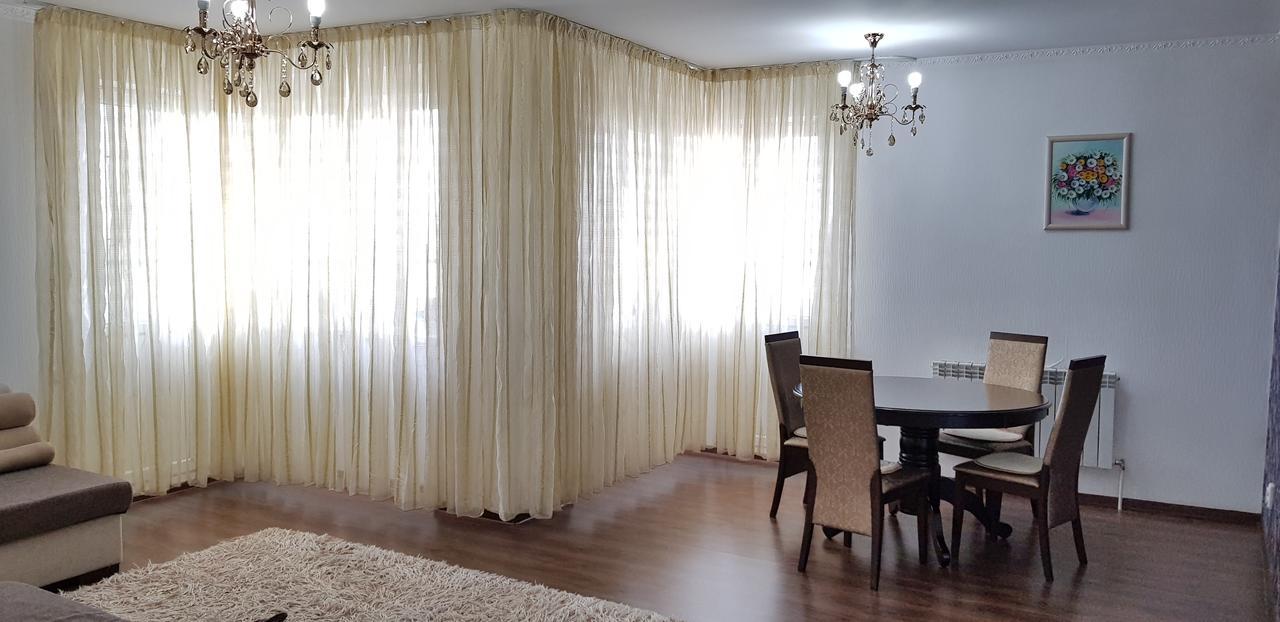 أستانا Apartment Lazurniy المظهر الخارجي الصورة