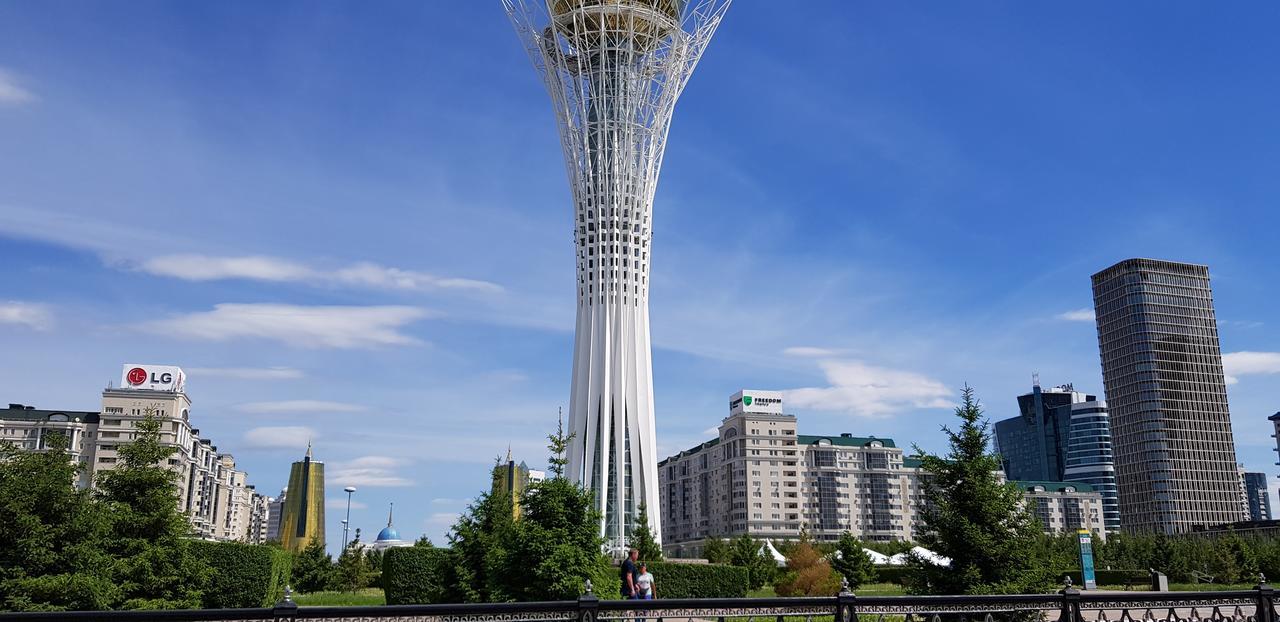 أستانا Apartment Lazurniy المظهر الخارجي الصورة
